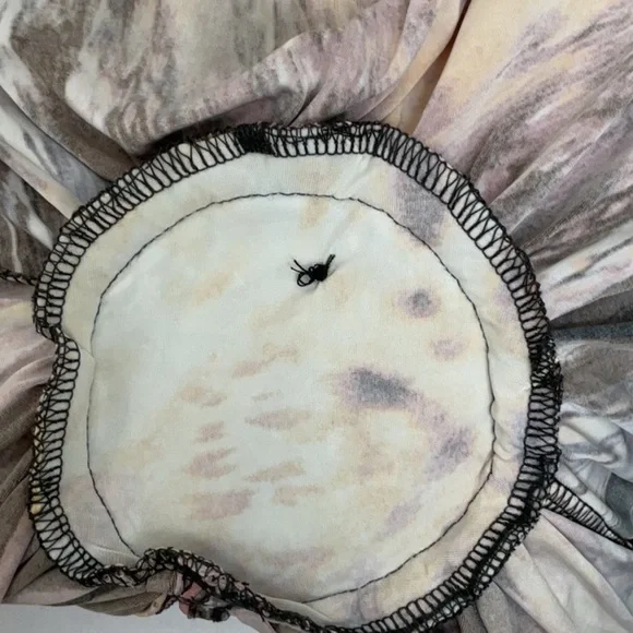 Venus Bejeweled Sleeveless Blouse - Picture 11 of 11